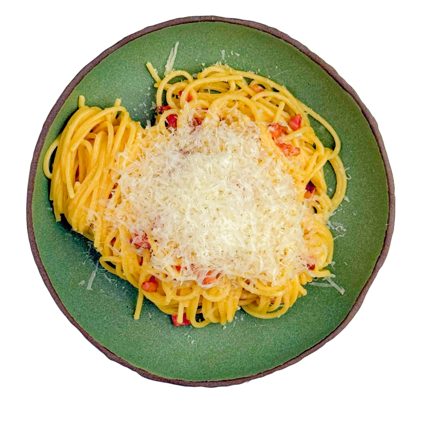 Spaghetti Carbonara with Cream and Bacon
