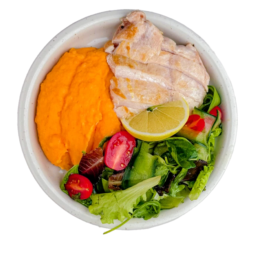 Hähnchenbrust mit cremigem Süßkartoffelpüree und gemischtem Salat