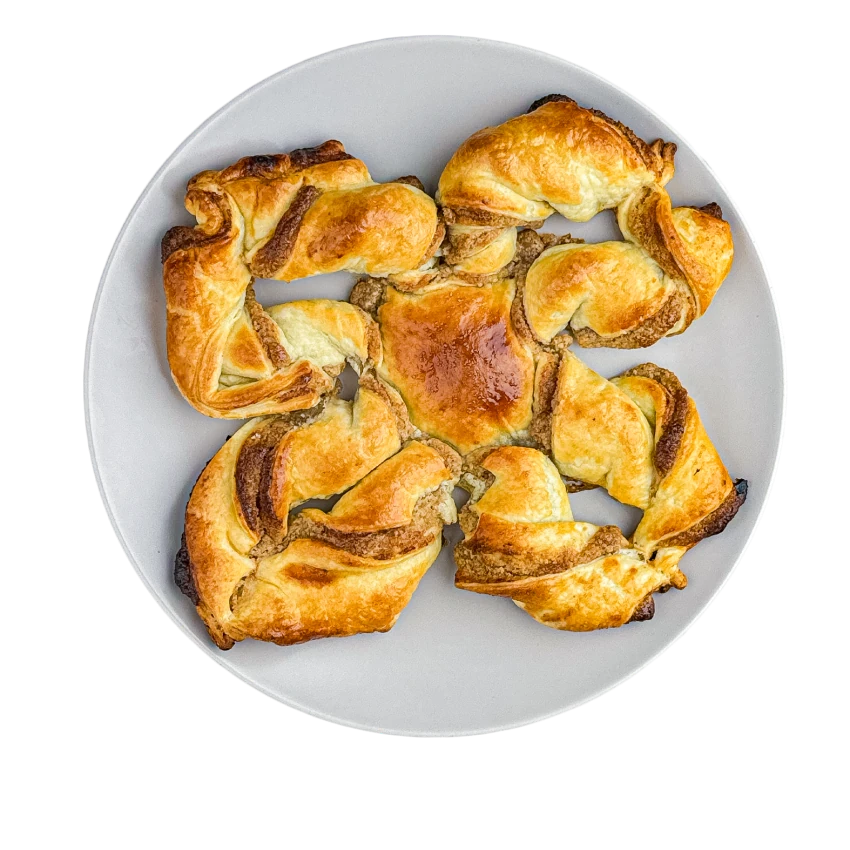 Yeast-Raised Star with Walnut Filling
