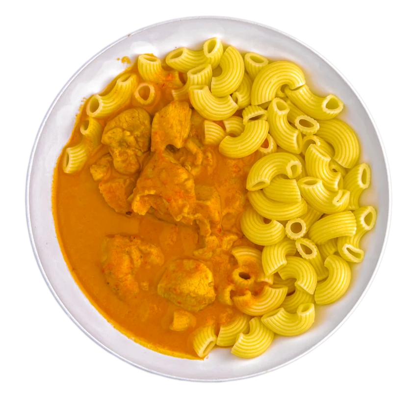 Eiweißreiches Hähnchen in Paprikasoße mit Hörnchennudeln