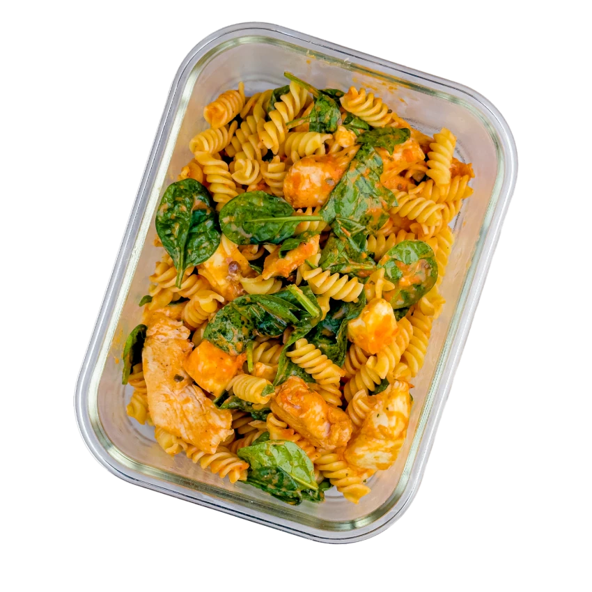 Box with pasta salad, chicken and mozzarella