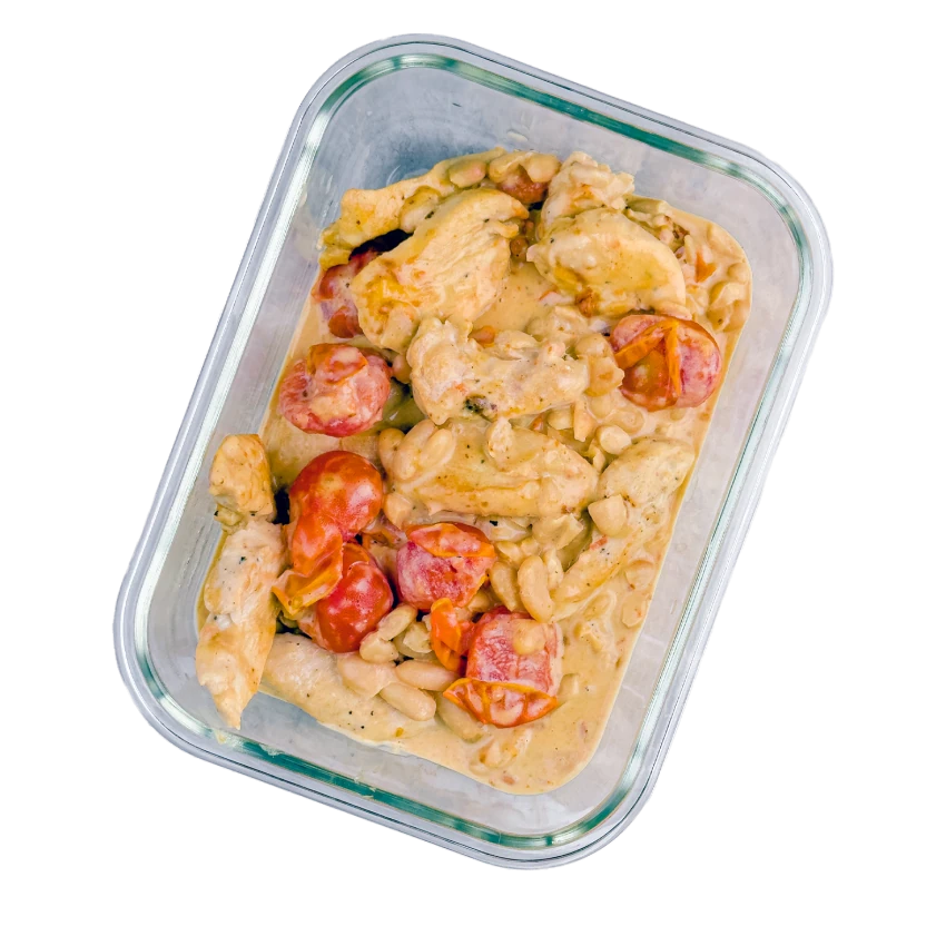 Box with bean ragout and chicken