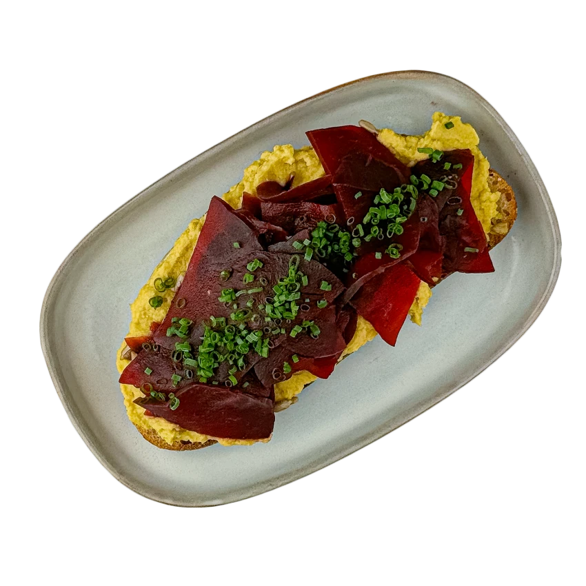 Sandwich with Hummus and Beetroot