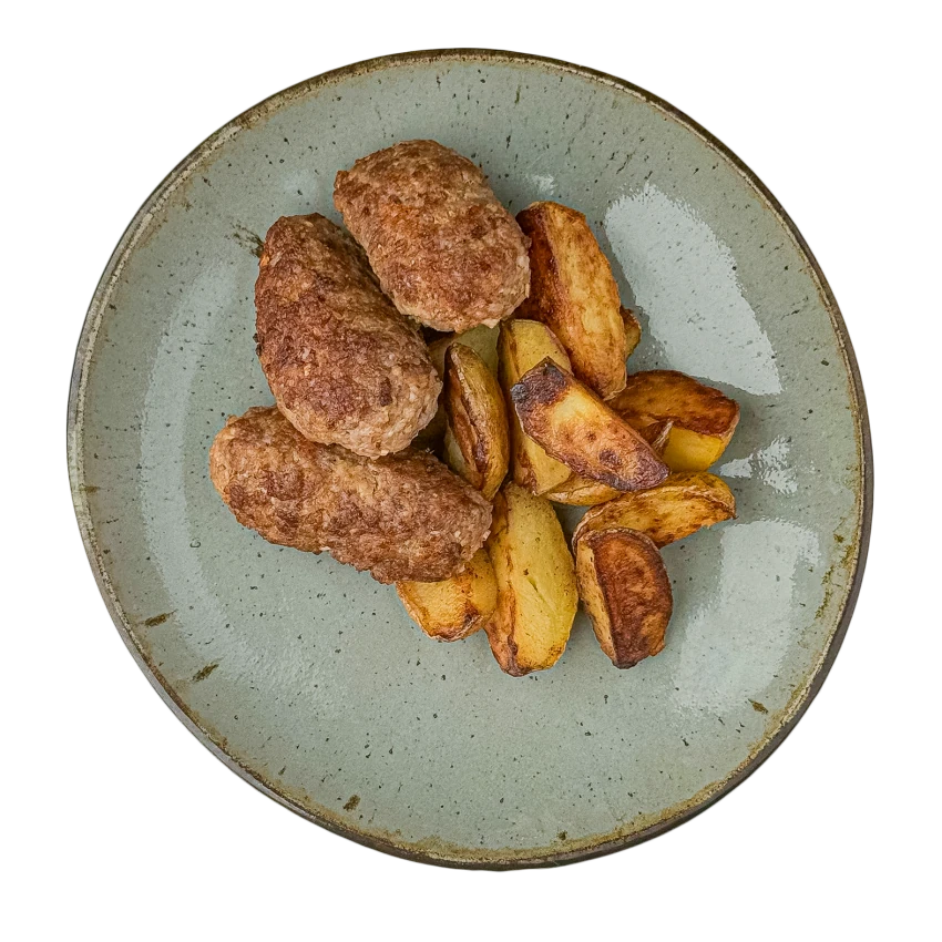 Cevapcici mit gebackenen Kartoffeln
