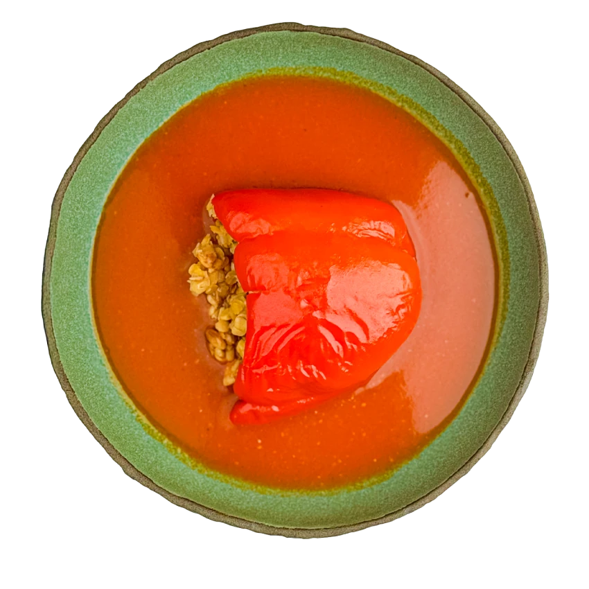 Veganská rajská s tempehem plněnou paprikou