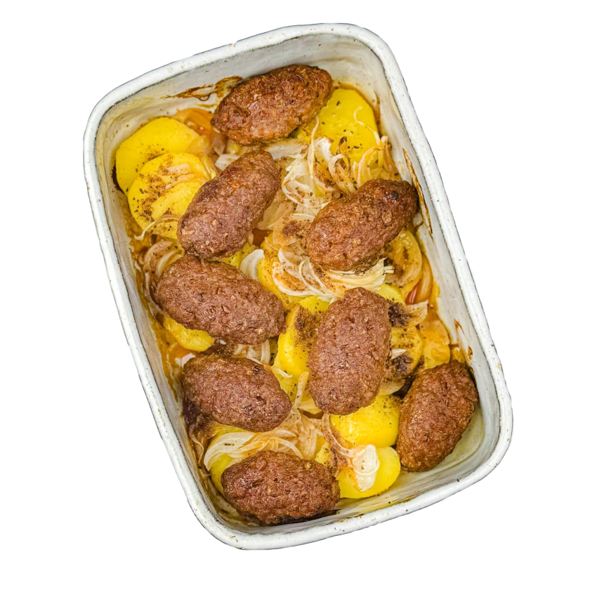 Minced Meat Sausages with Potatoes and Onions