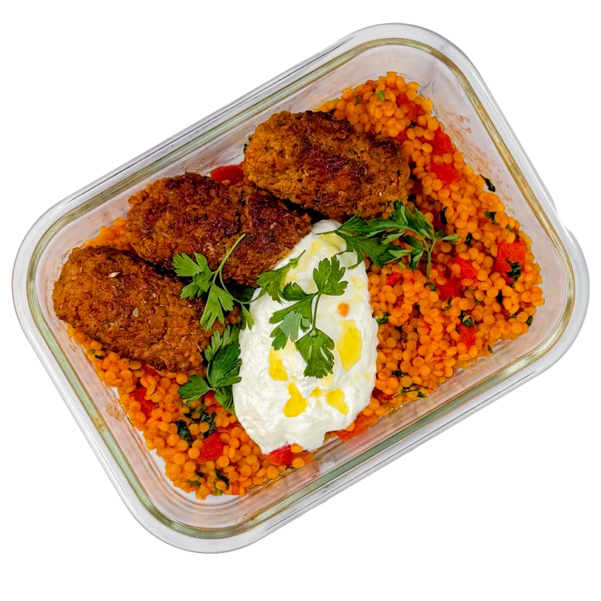 Köfte mit tomatigen Eiergraupen in der Box