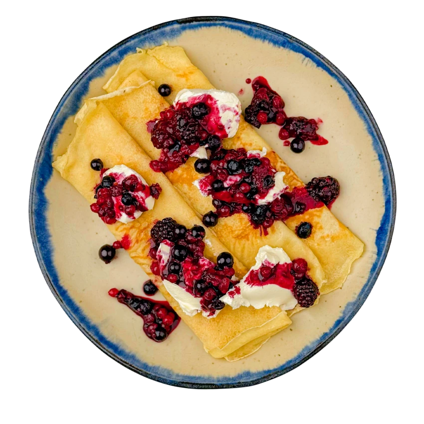 Palatschinken mit Waldbeeren und Mascarpone